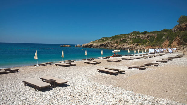 ИНСПЕКЦИЈА НЕМОЋНА, ТУРИСТИ ОБРАТИТЕ ПАЖЊУ:Нема казне за наплаћивање лежаљки после 17 сати